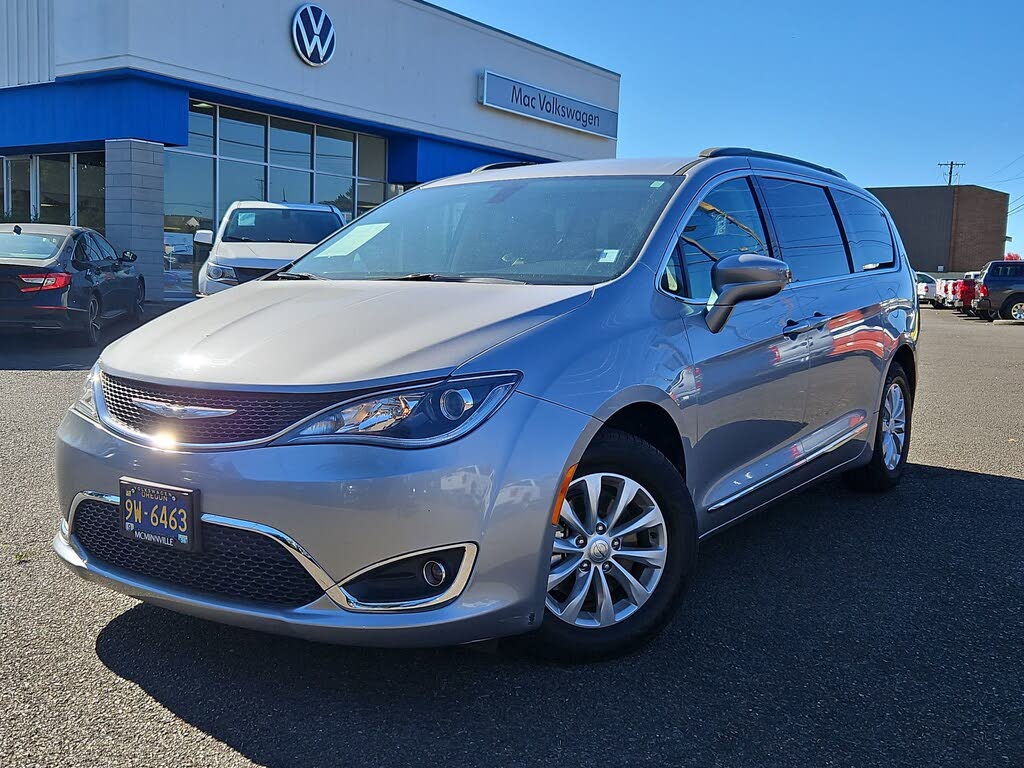 2017 Chrysler Pacifica Touring L FWD