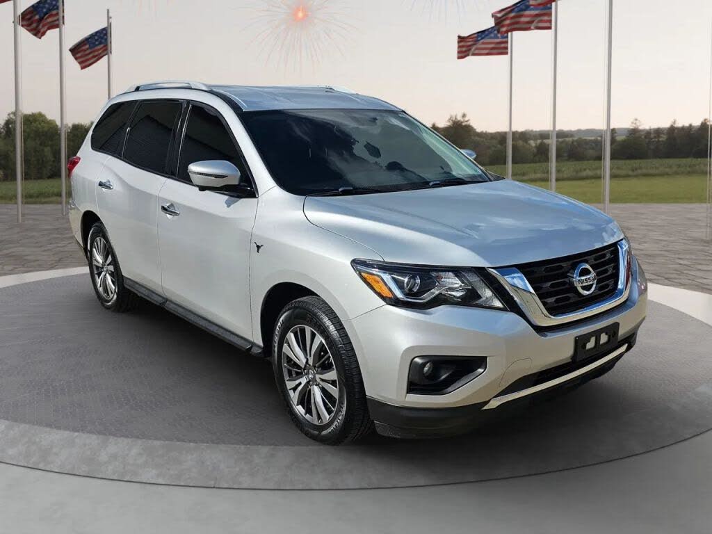 2019 Nissan Pathfinder SL FWD