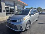 Toyota Sienna XLE 7-Passenger FWD with Auto-Access Seat