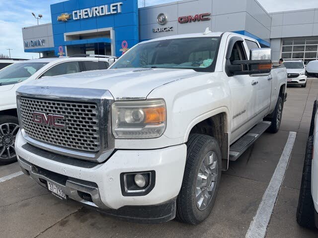 2015 GMC Sierra 2500HD Denali Crew Cab SB 4WD