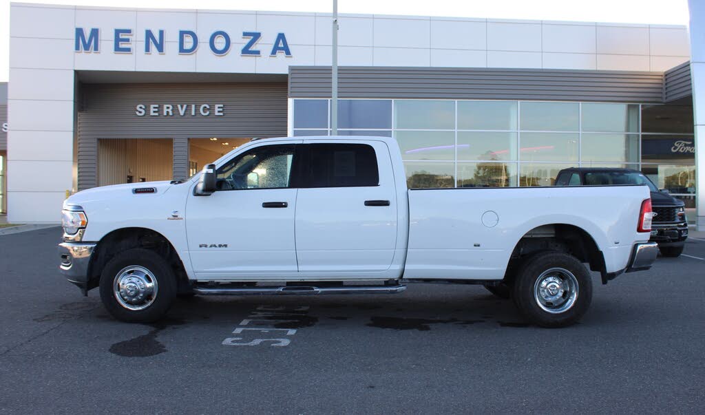 2024 RAM 3500 Big Horn Crew Cab LB DRW 4WD