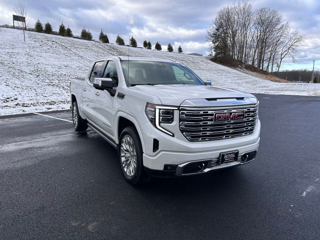 2022 GMC Sierra 1500 Denali Crew Cab 4WD