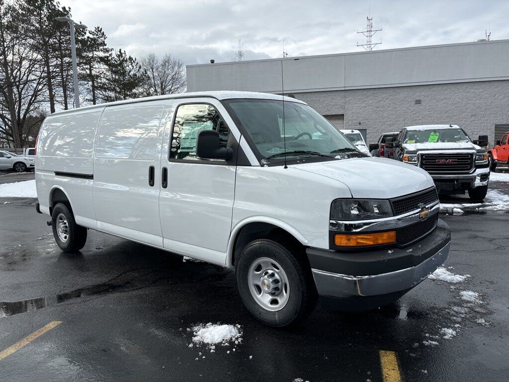 2025 Chevrolet Express Cargo 3500 RWD