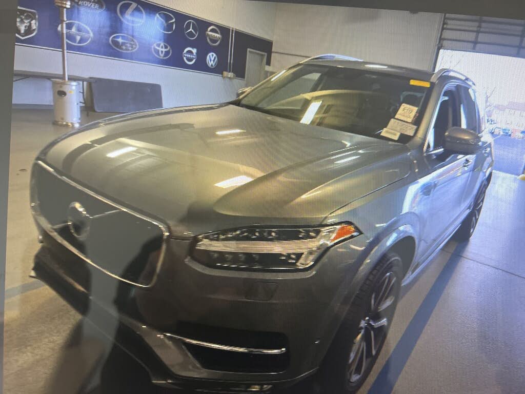 2019 Volvo XC90 T6 Momentum AWD