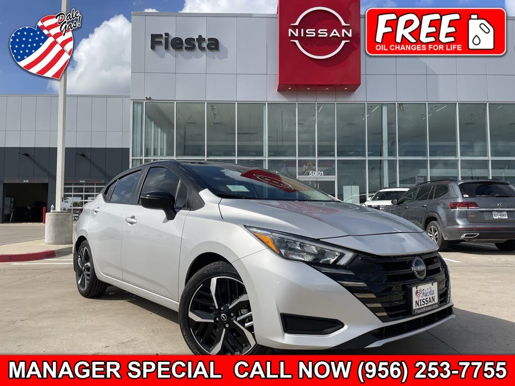 2025 Nissan Versa SR FWD