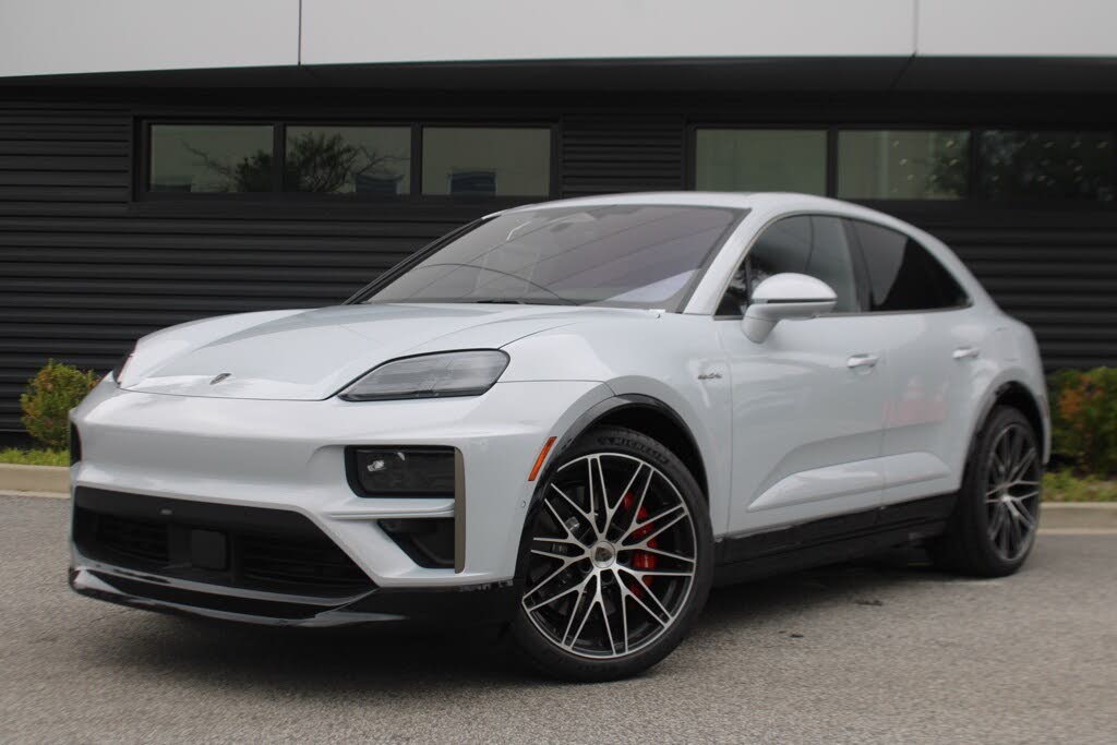 2025 Porsche Macan AWD
