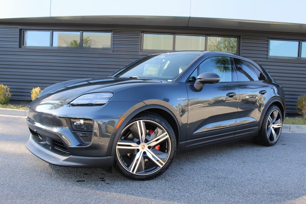 2025 Porsche Macan AWD