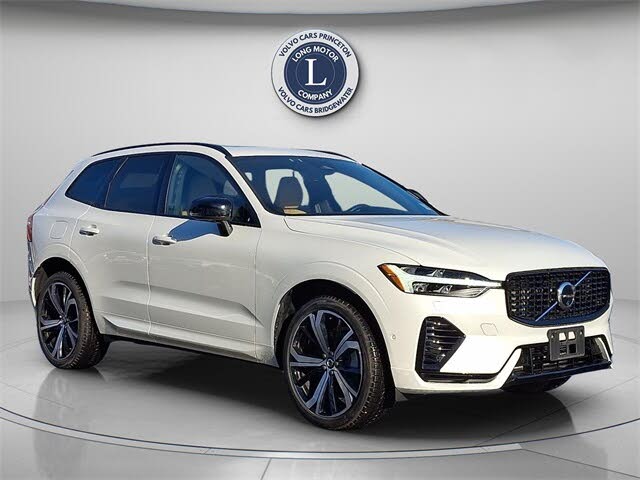 2024 Volvo XC60 Recharge T8 Ultimate Dark Theme eAWD