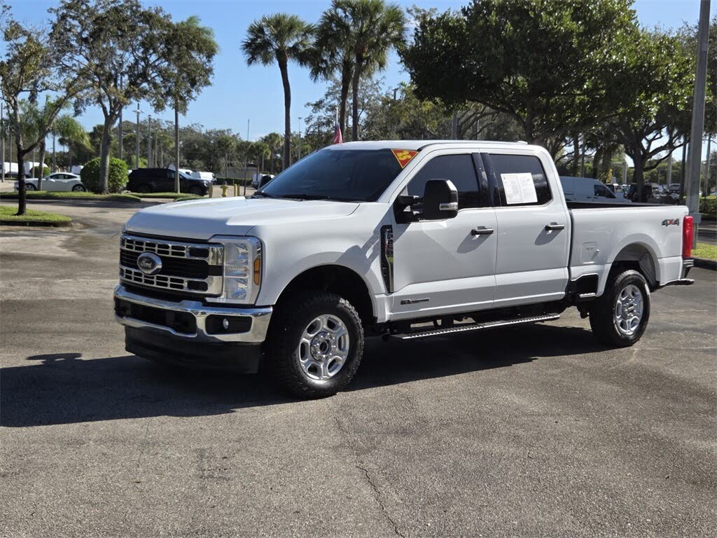 2025 Ford F-250 Super Duty XLT Crew Cab 4WD