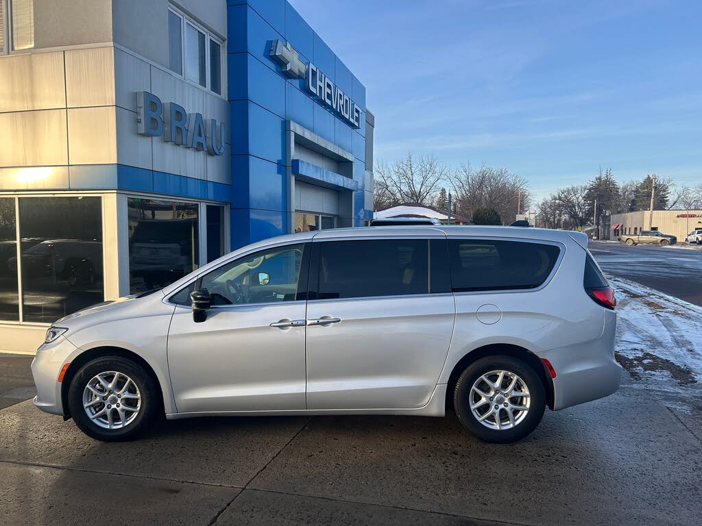 2024 Chrysler Pacifica Touring L FWD