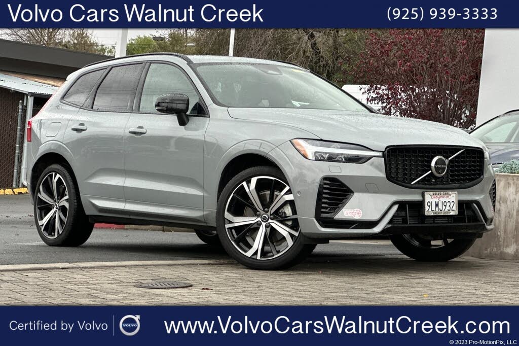 2024 Volvo XC60 Recharge T8 Ultimate Dark Theme eAWD