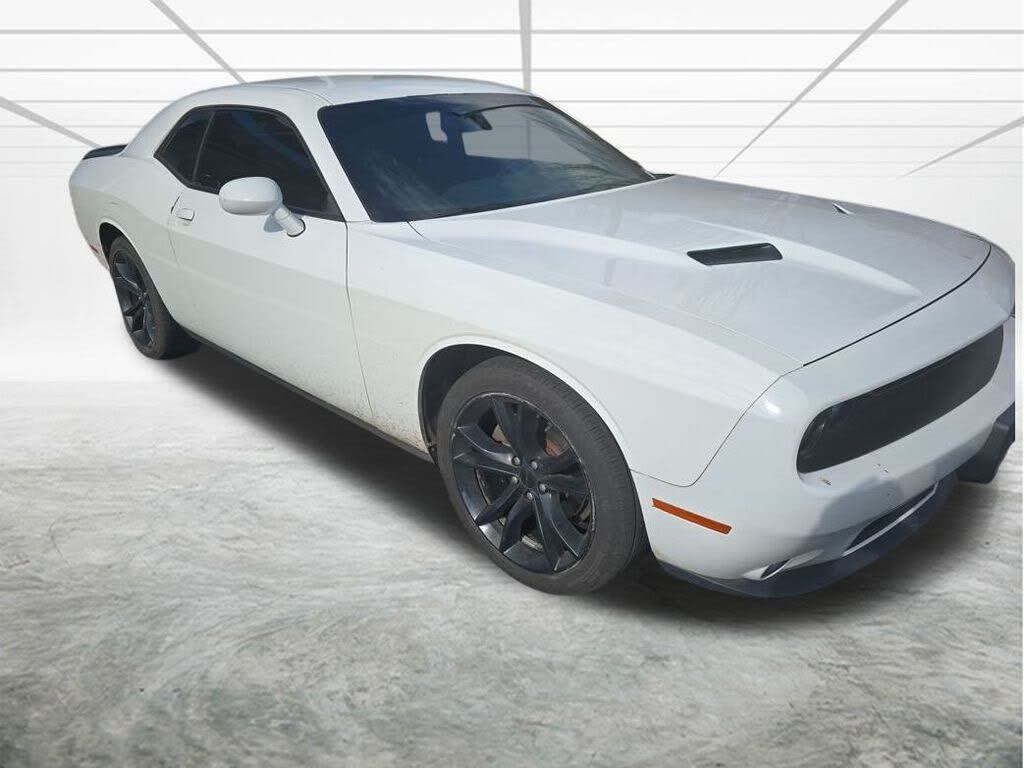 2016 Dodge Challenger SXT RWD