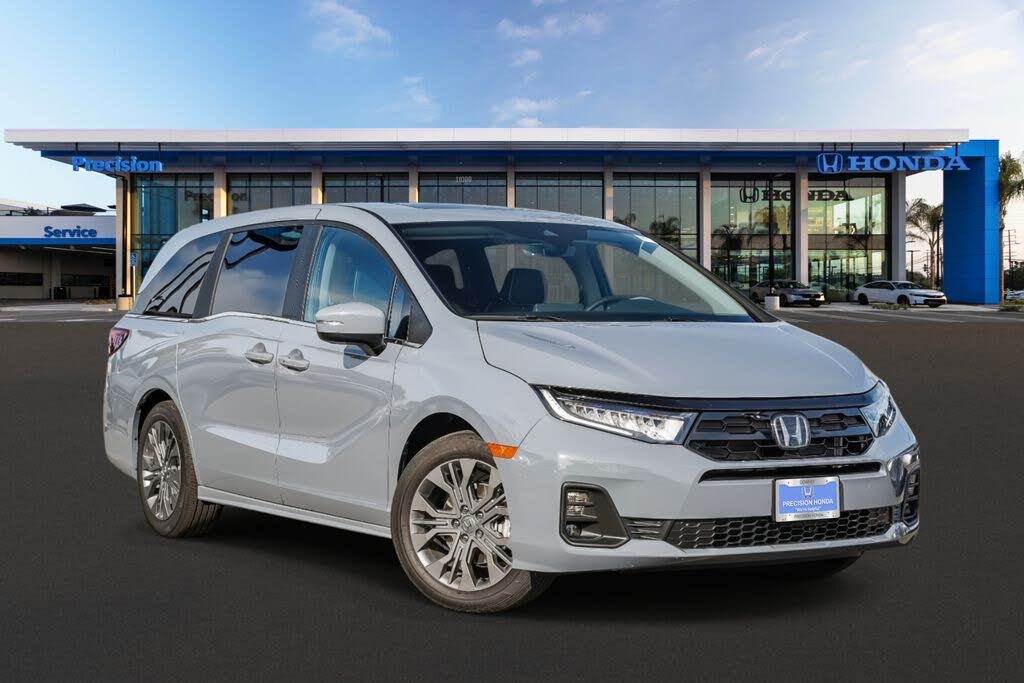 2026 Honda Odyssey Touring FWD