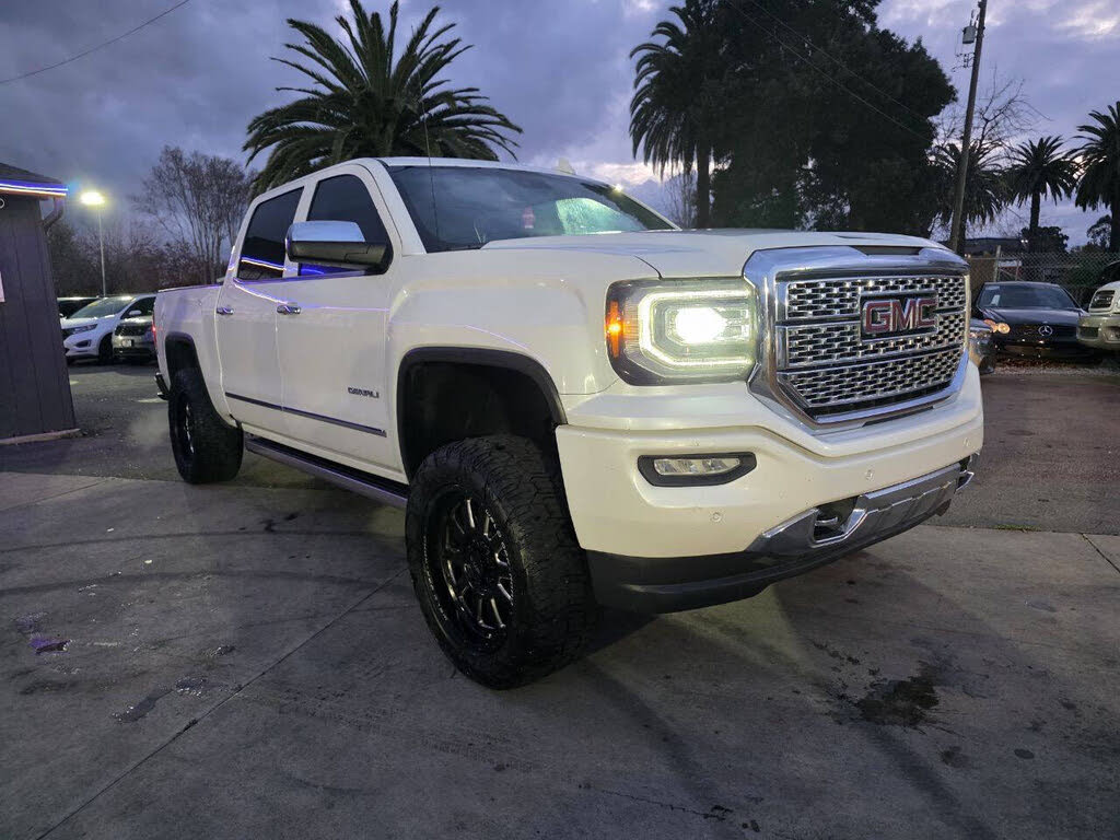 2018 GMC Sierra 1500 Denali Crew Cab 4WD