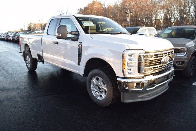 2025 Ford F-350 Super Duty XLT SuperCab LB 4WD