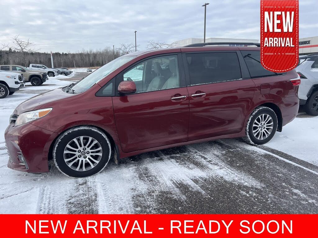 2018 Toyota Sienna XLE 7-Passenger FWD with Auto-Access Seat
