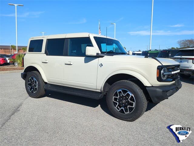 2025 Ford Bronco Outer Banks 4-Door 4WD