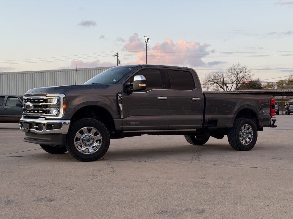 2023 Ford F-350 Super Duty Lariat Crew Cab 4WD