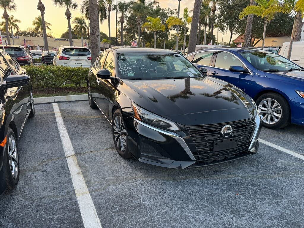 2023 Nissan Altima 2.5 SV FWD