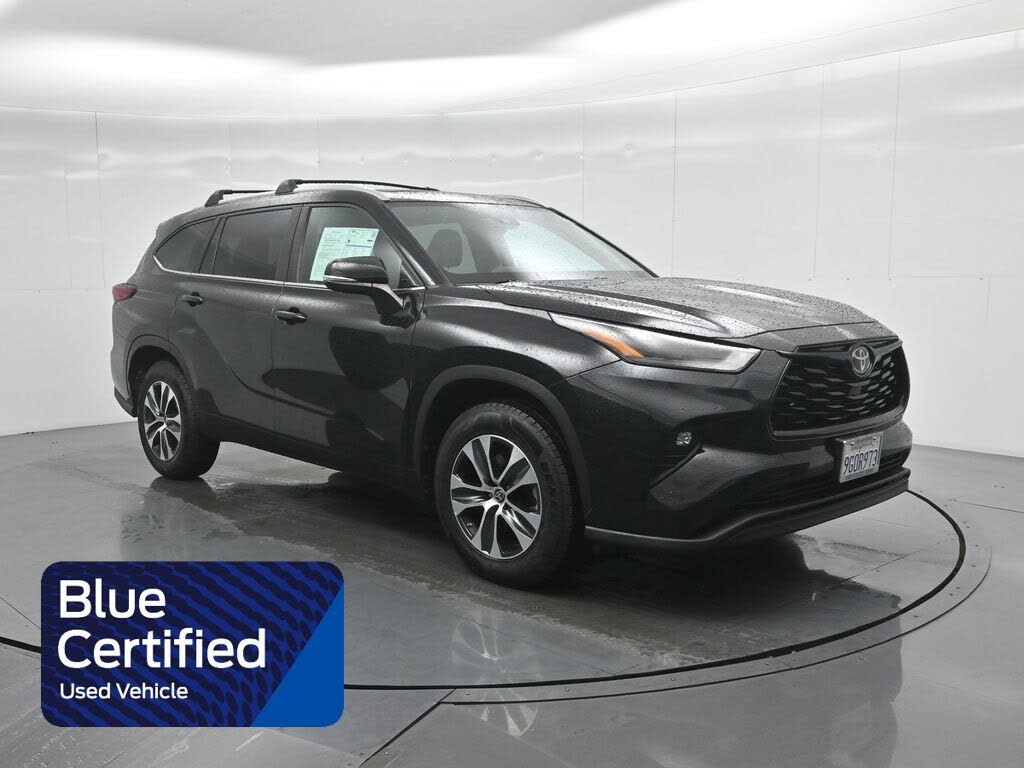 2023 Toyota Highlander XLE FWD