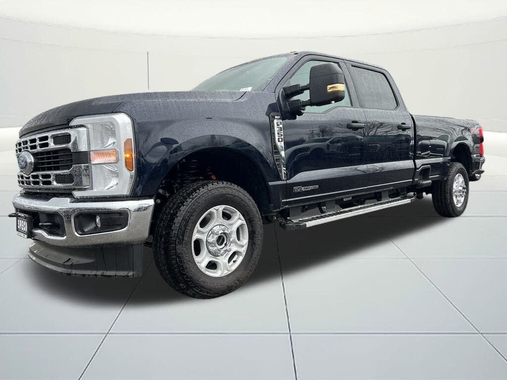 2025 Ford F-350 Super Duty XLT Crew Cab 4WD
