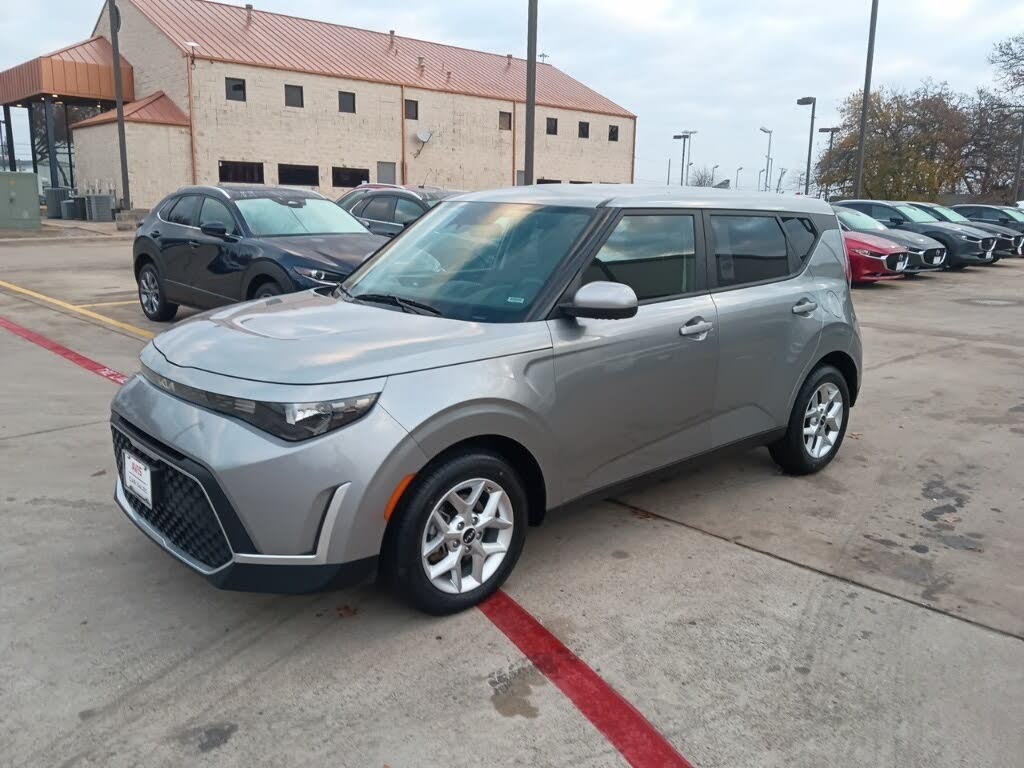 2024 Kia Soul LX FWD
