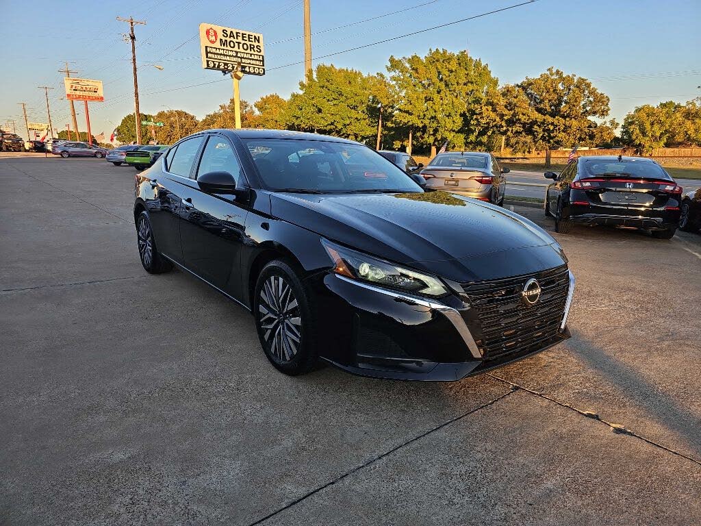 2024 Nissan Altima 2.5 SV FWD