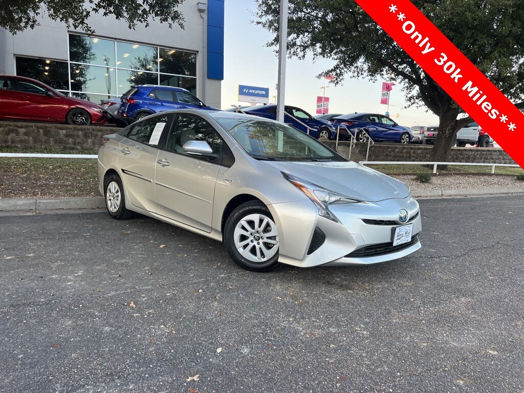 2017 Toyota Prius Two FWD