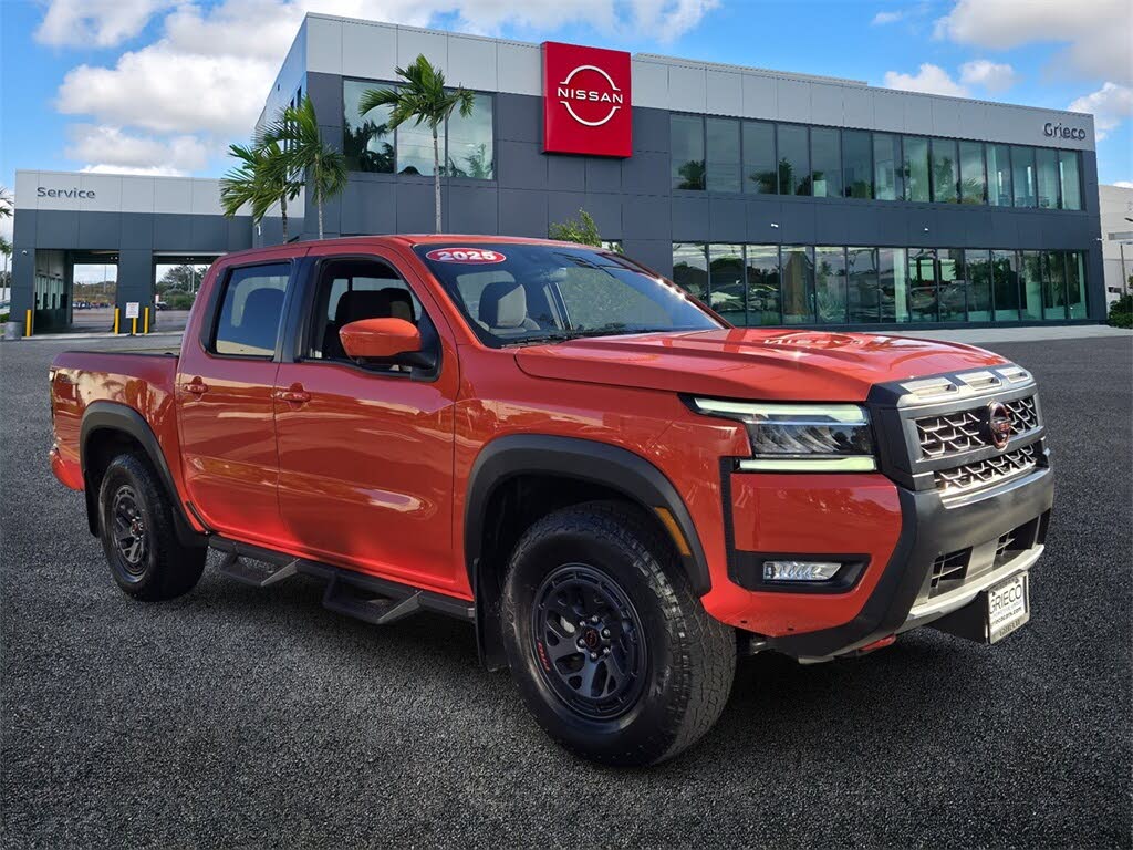 2025 Nissan Frontier PRO-4X Crew Cab 4WD