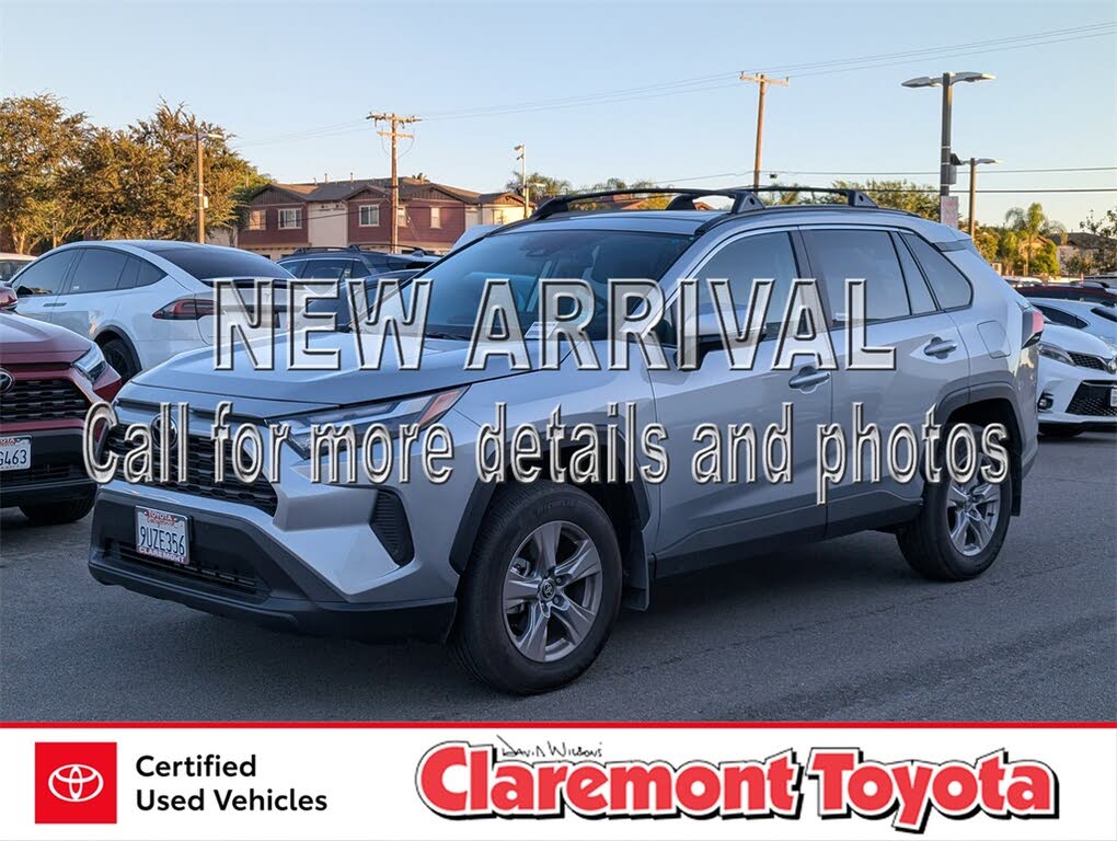 2025 Toyota RAV4 XLE FWD