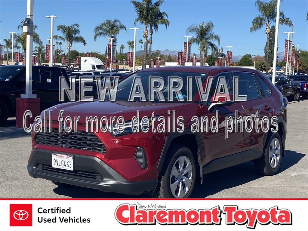 2025 Toyota RAV4 LE FWD