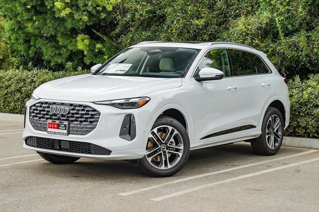 2025 Audi Q5 quattro Premium 40 TFSI