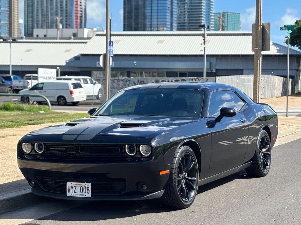 2016 Dodge Challenger SXT RWD