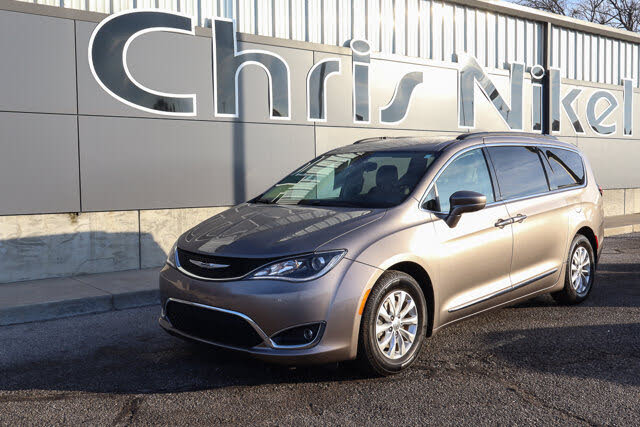 2017 Chrysler Pacifica Touring L FWD