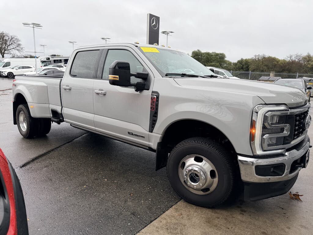 2025 Ford F-350 Super Duty Lariat Crew Cab LB DRW 4WD
