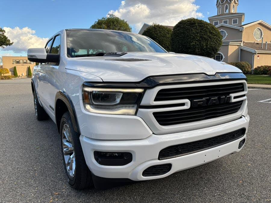 2022 RAM 1500 Laramie Crew Cab 4WD