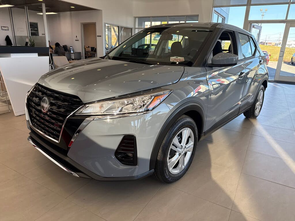 2025 Nissan Kicks Play S FWD