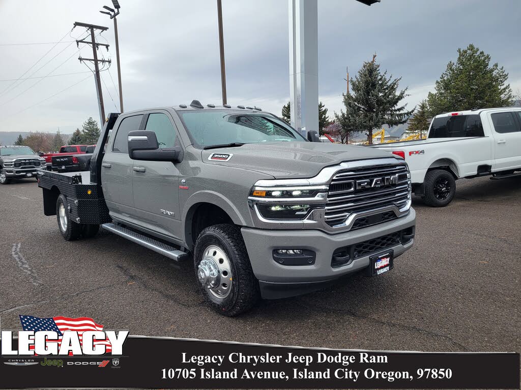 2026 RAM 3500 Chassis Big Horn Crew Cab LB DRW 4WD
