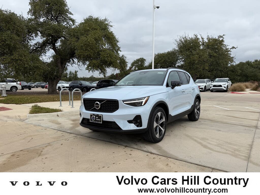 2026 Volvo XC40 B5 Plus AWD