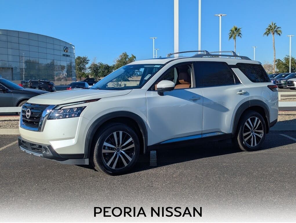 2024 Nissan Pathfinder Platinum FWD
