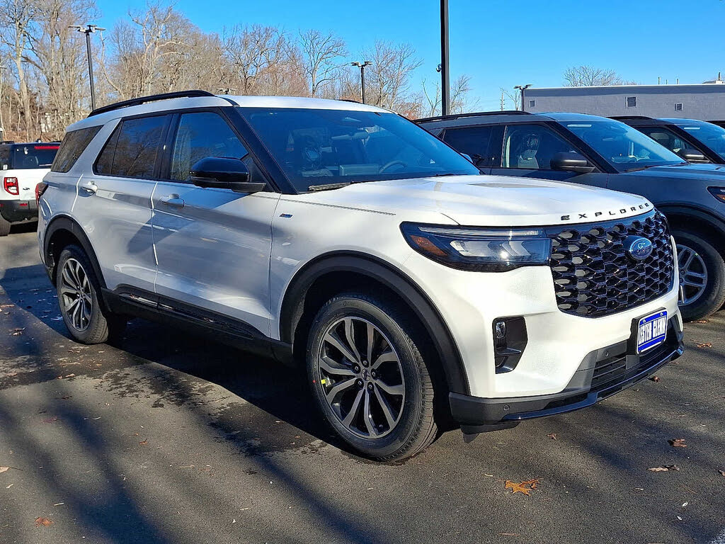 2026 Ford Explorer ST-Line AWD