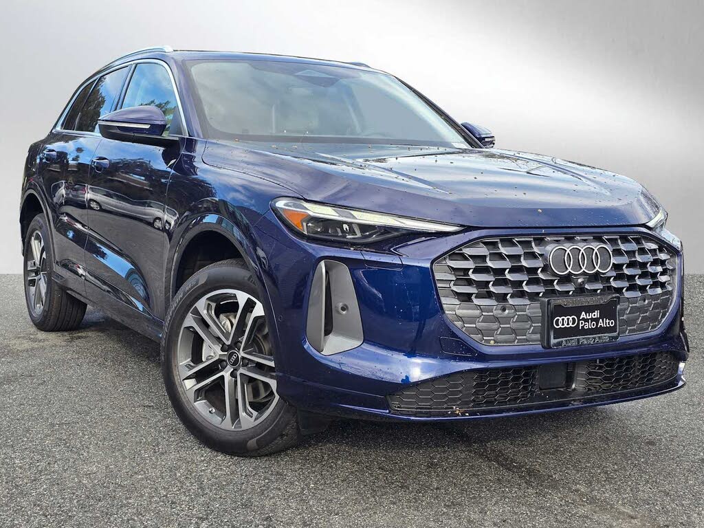 2025 Audi Q5 quattro Premium 40 TFSI