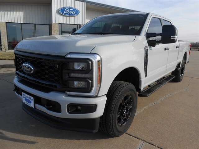 2025 Ford F-250 Super Duty XLT Crew Cab 4WD