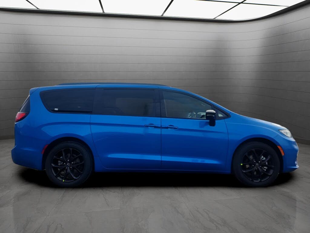 2026 Chrysler Pacifica Select FWD