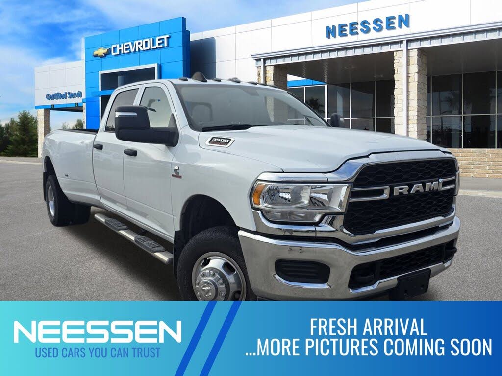 2023 RAM 3500 Tradesman Crew Cab LB DRW 4WD