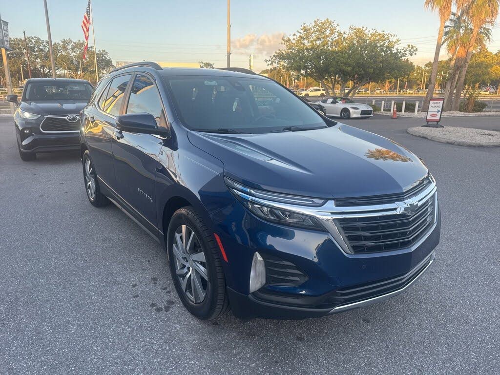 2022 Chevrolet Equinox LT FWD with 1LT