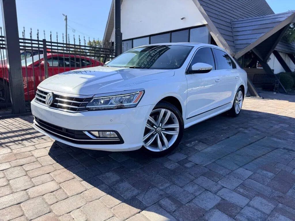 2016 Volkswagen Passat 1.8T SEL Premium