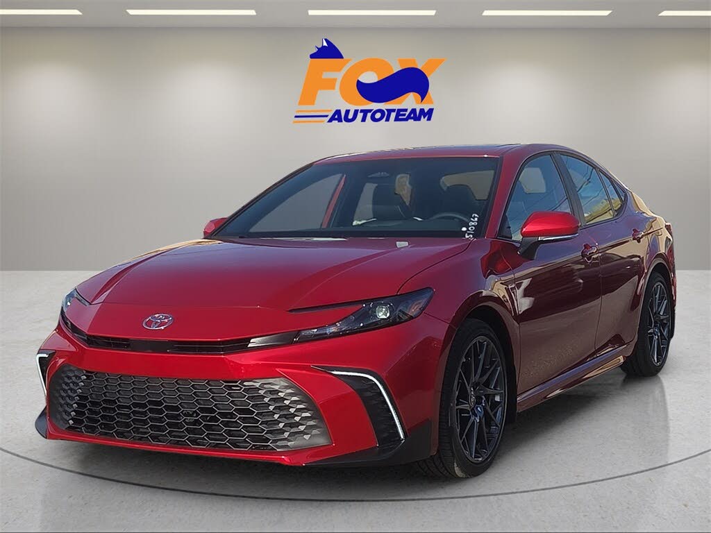 2026 Toyota Camry SE FWD