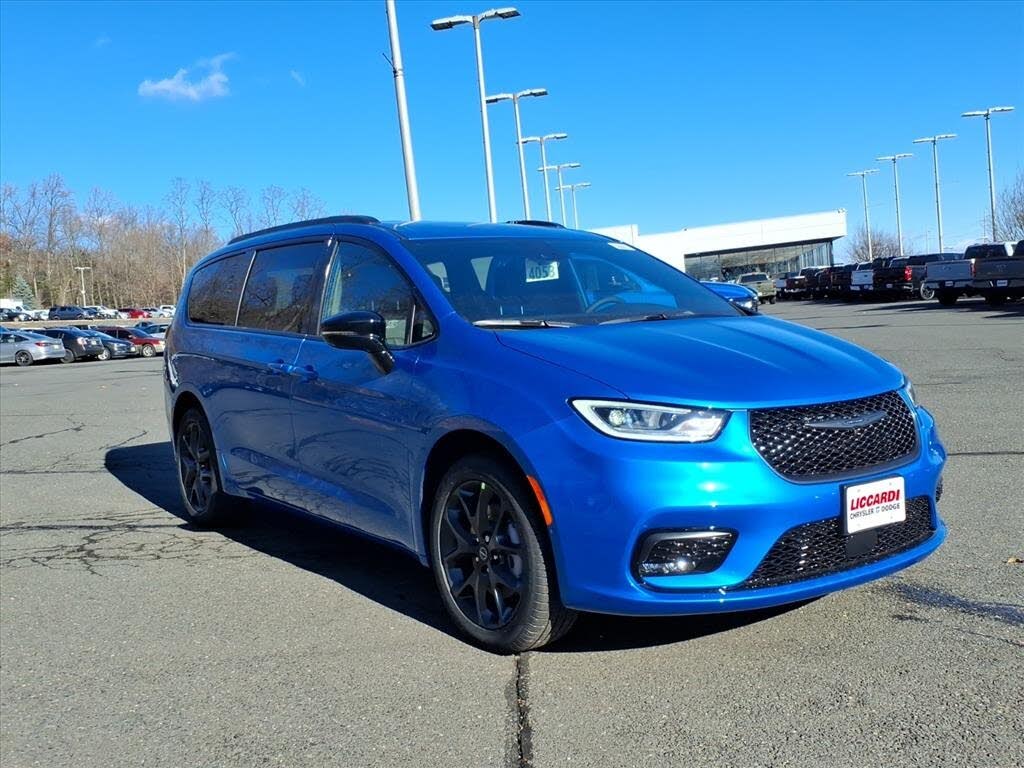 2026 Chrysler Pacifica Select AWD