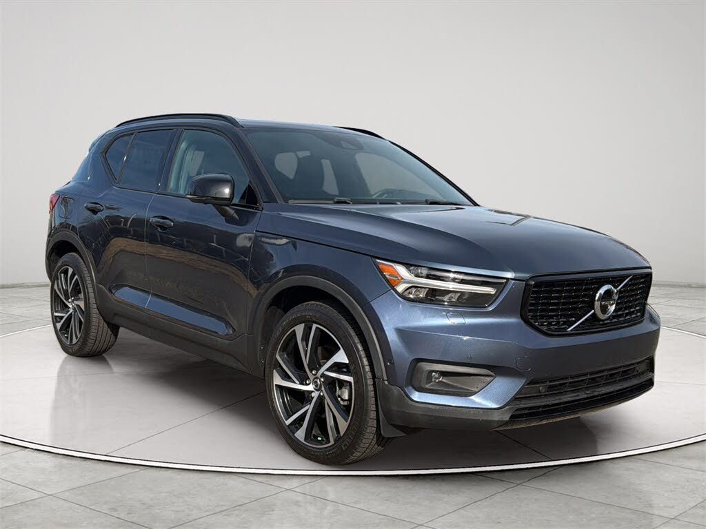 2022 Volvo XC40 T5 R-Design AWD